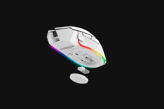 Imagine Mouse Razer cu fir Razer Basilisk V3 PRO, butoane programabile 10+1, Razer™ HyperScroll Tilt Wheel, 11 zone de iluminare Chroma RGB, alb